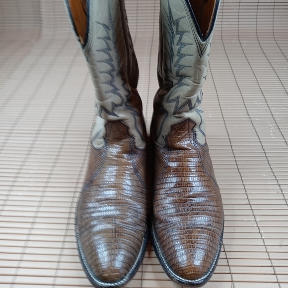 Nocona men's sz 8.5D brown iguana lizard boots Overall good condition. Some hee - Picture 3 of 9